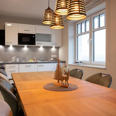 Hanses Hof * بريلون